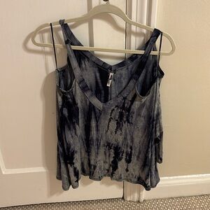 Sage size S peek-a-boo shoulder top